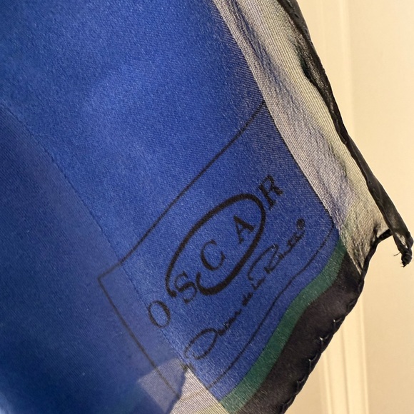 NWT Oscar de la Renta 100% Silk Scarf in Blue and Green - Picture 5 of 11